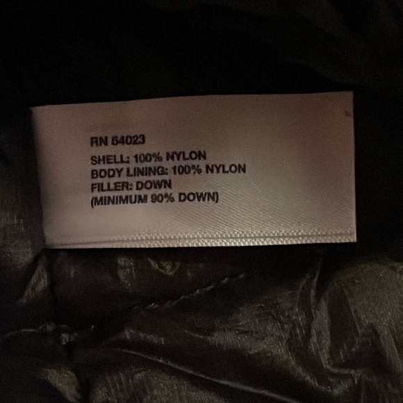 GAP Puffer Vest - Picture 6 of 10